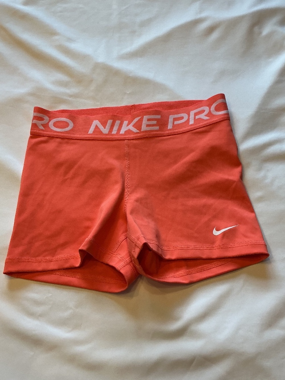 NIKE PRO SHORTS (size: small)